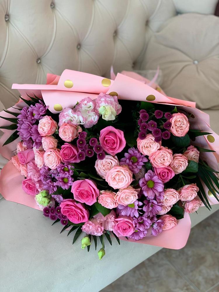 Букет цветов из: Хризантемы, Розы и Лизиантусы в Смолино