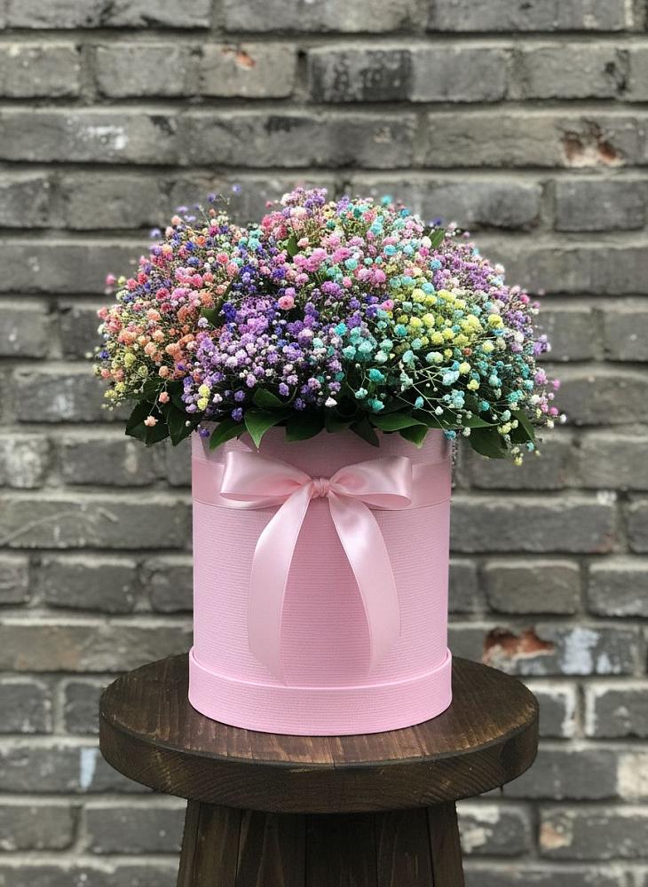 Цветочная композиция из Гипсофила и Розы в шляпной коробке в Смолино