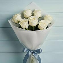 Букет 7 Белых роз Эдлесс Лав в Смолино