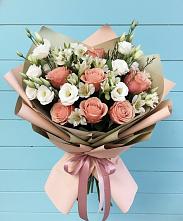 Букет цветов из:  Розы, Альстромерии и Лизиантусы в Смолино