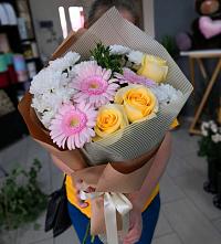 Букет цветов из:  Герберы, Розы и Хризантемы в Смолино