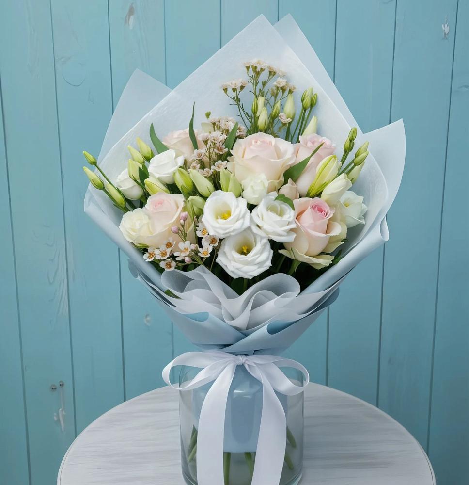 Букет цветов из: Розы и Лизиантусы в Смолино