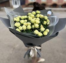Букет Белые кустовые розы Солинеро в Смолино