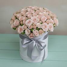 Цветочная композиция из Розы в шляпной коробке в Смолино