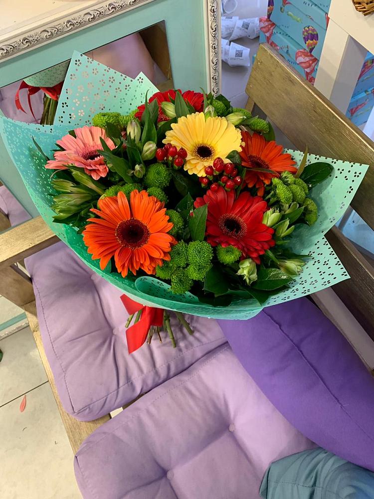 Букет цветов из: Герберы, Хризантемы и Альстромерии в Смолино