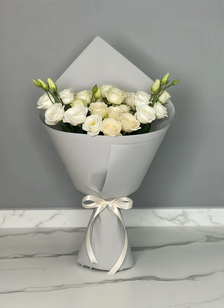 Букет цветов из: Розы и Лизиантусы в Смолино