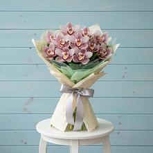 Букет цветов из:  Орхидеи и Розы в Смолино