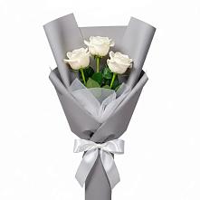 Букет 3 белые розы в Смолино