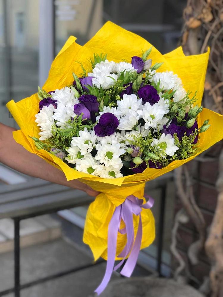 Букет цветов из: Ирисы, Хризантемы и Ромашки в Смолино