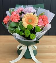 Букет цветов из:  Гвоздики, Розы, Герберы и Хризантемы #REPLACE_PRED# Смолино