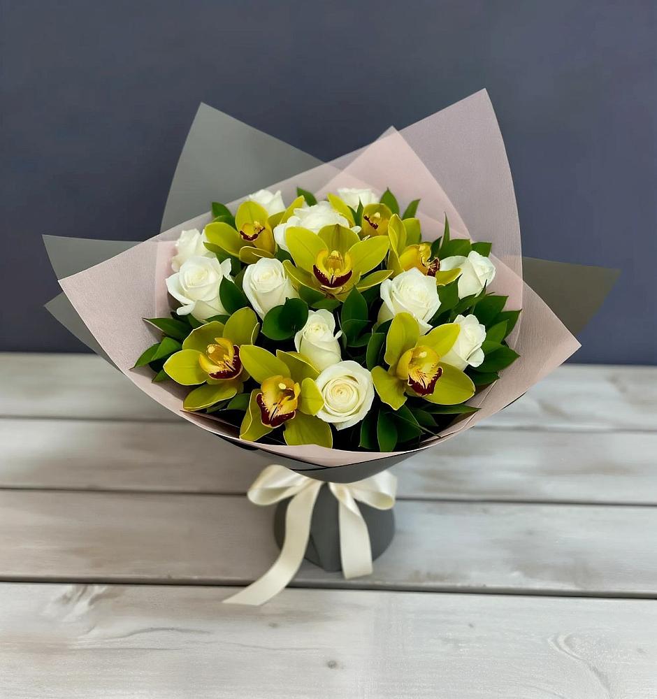 Букет цветов из: Орхидеи и Розы в Смолино