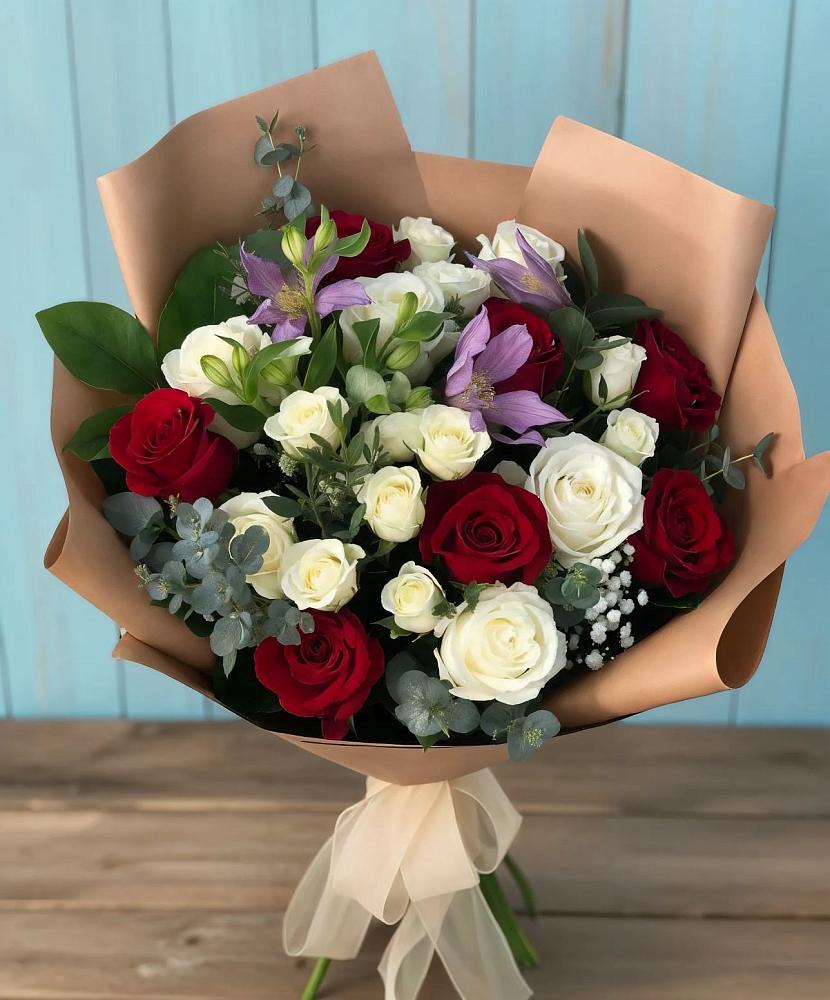 Букет цветов из: Розы и Альстромерии в Смолино