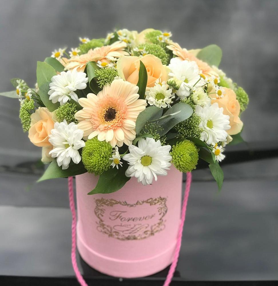 Цветочная композиция из Розы, Герберы и Хризантемы в шляпной коробке в Смолино