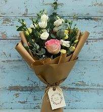 Букет цветов из:  Розы и Лизиантусы в Смолино