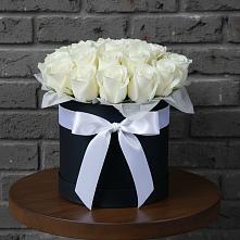 Цветочная композиция из Розы в шляпной коробке в Смолино