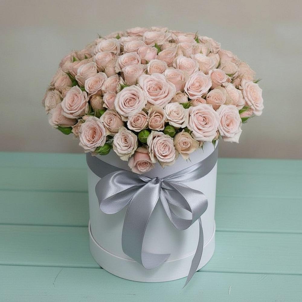 Цветочная композиция из Розы в шляпной коробке в Смолино